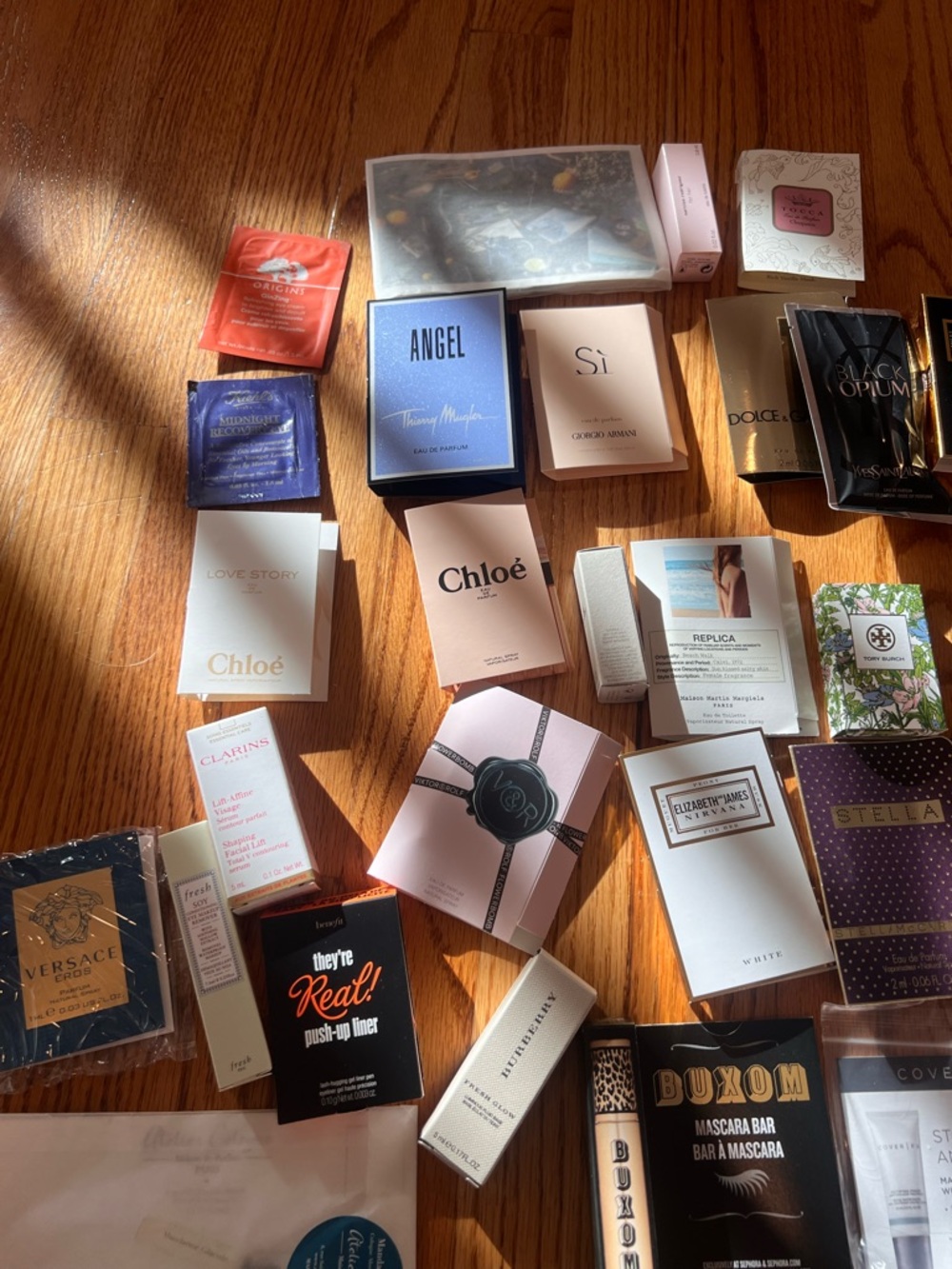 Lot of 50+ new deluxe makeup, hair, skincare samples - Picture 3 of 4